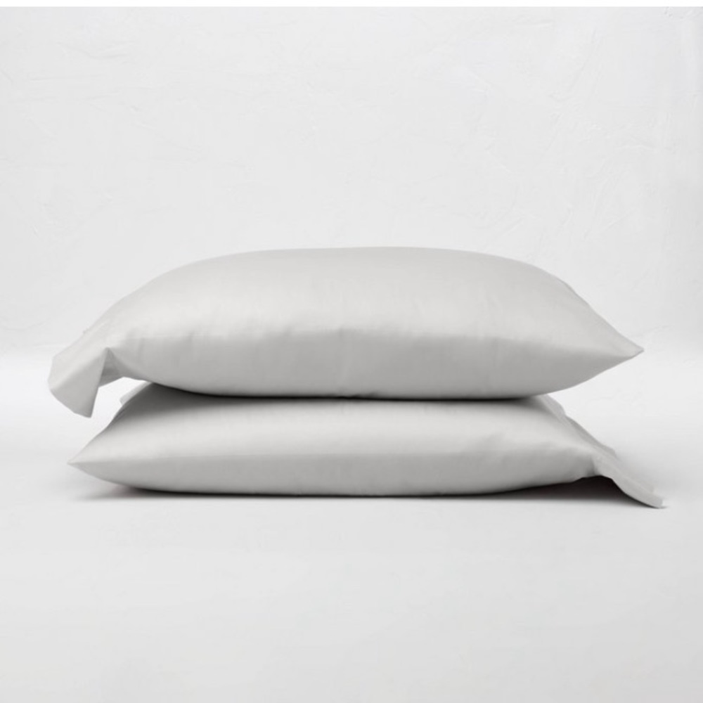 NWT Light Gray Temperature Regulating Solid Pillowcase King Set Casaluna